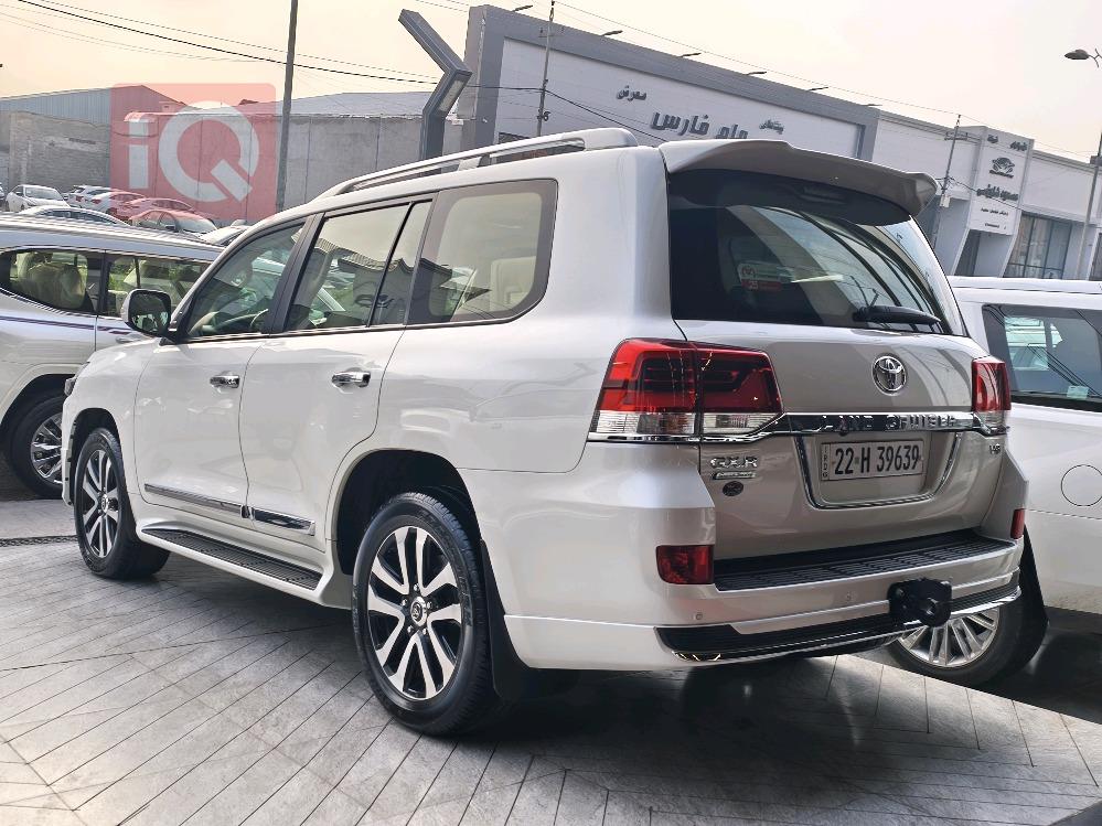 تويوتا لاندكروزر